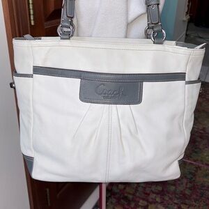 Coach F14673  Soho gallery Tote vintage  shoulder bag   Leather white/ deep gray